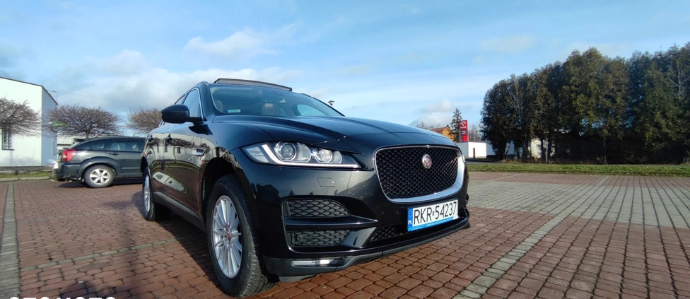 Jaguar F-Pace cena 88900 przebieg: 165200, rok produkcji 2017 z Kisielice małe 781